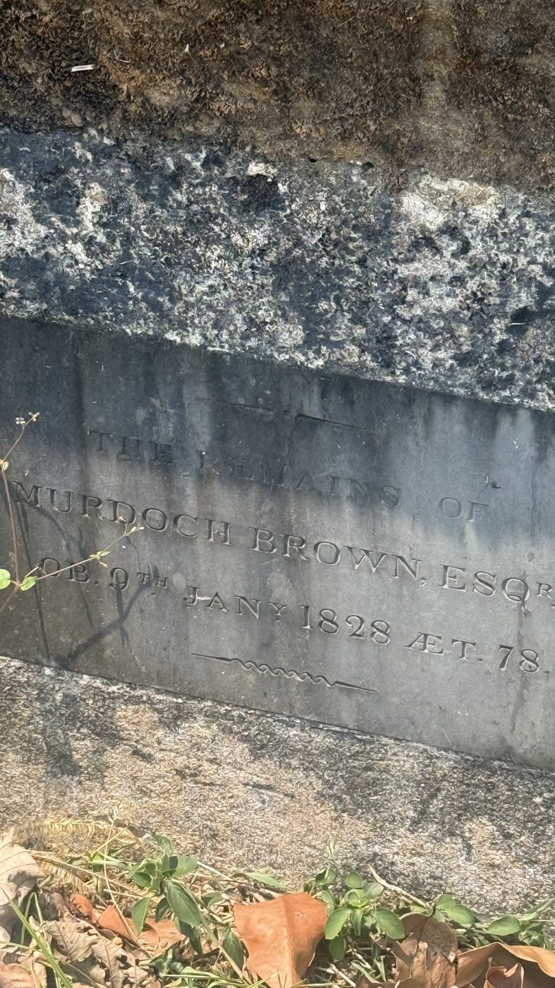 Inscription on Murdoch Brown's tomb at Thalassery dated 1828